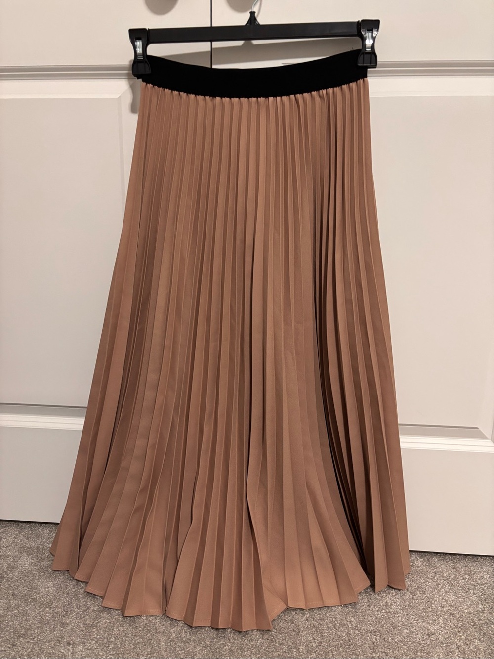 Pleated Midi Skirt in Camel with Black Waistband